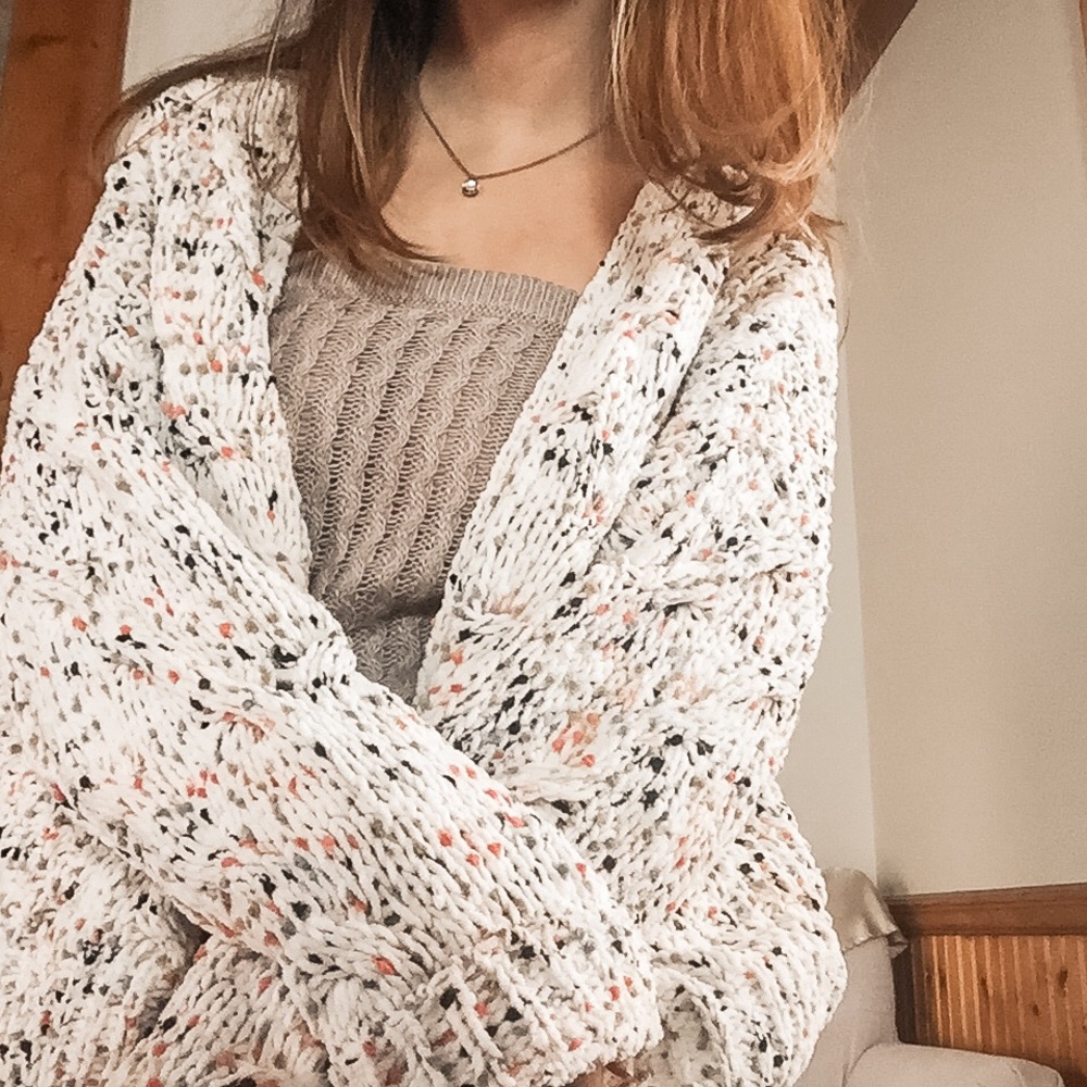 *SOLD* Moon & Madison ivory sweater
